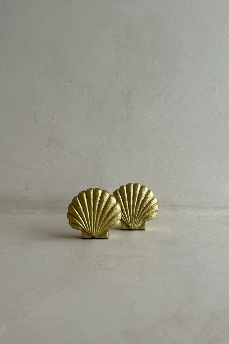 Clam Shell Place Card Holder