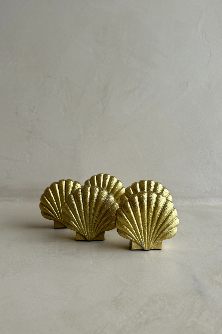 Clam Shell Place Card Holder